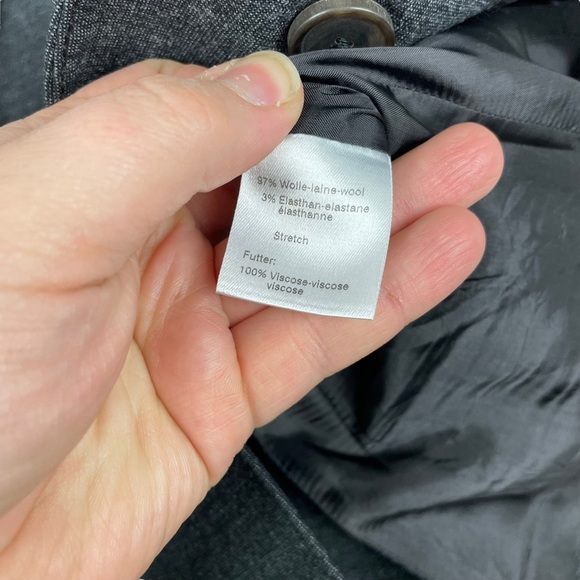 Akris Punto Charcoal Gray Three-Button Wool Blazer - Picture 4 of 5